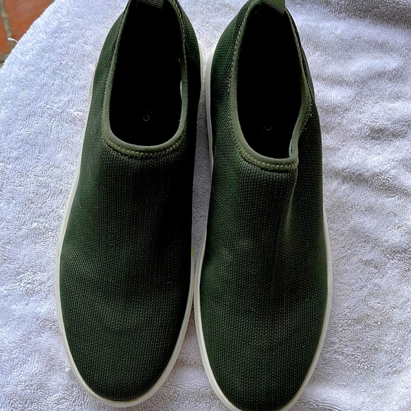 Blondo green slip on deck shoes - Picture 1 of 10